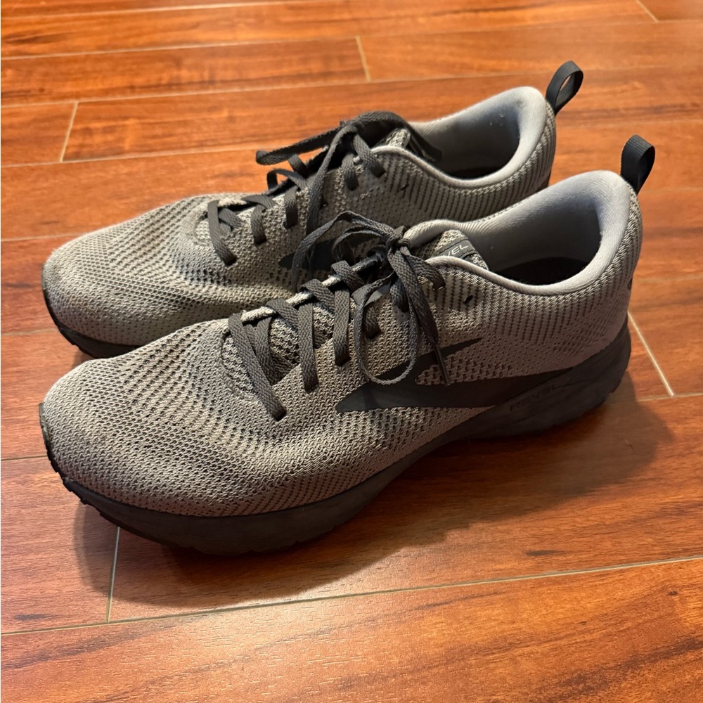 Brooks Mens Sneakers